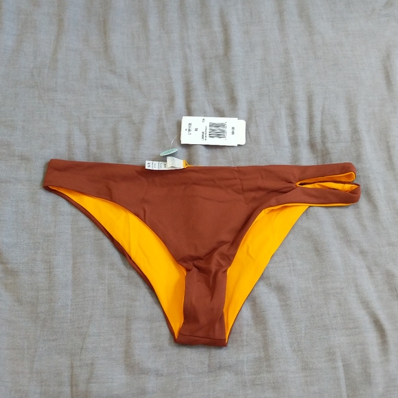 L*Space Breakers Bikini Bottoms - Picture 1 of 4